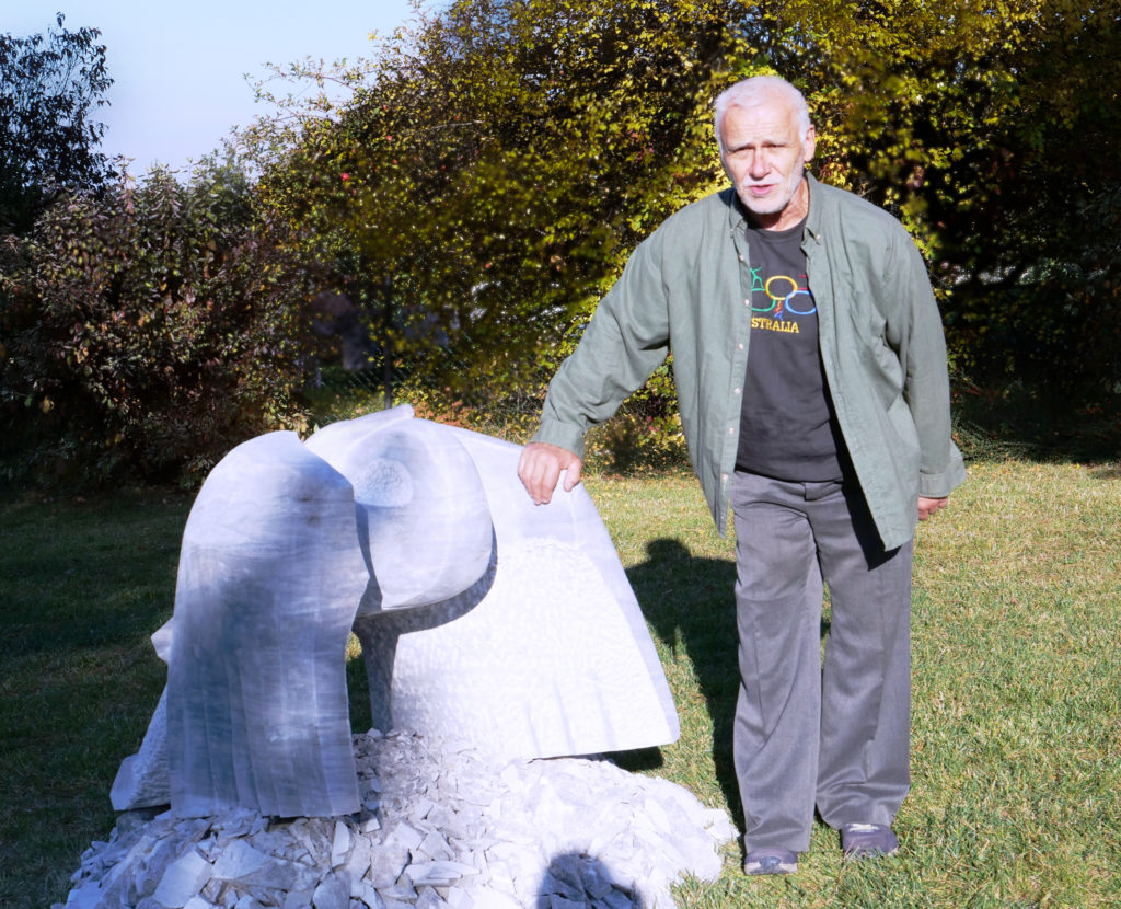 Bogdan Markowski and marble "Heron", 2018